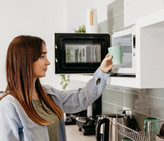 Které domácí návyky vás stojí nejvíc peněz, aniž si toho všimnete Které domácí návyky vás stojí nejvíc peněz, aniž si toho všimnete